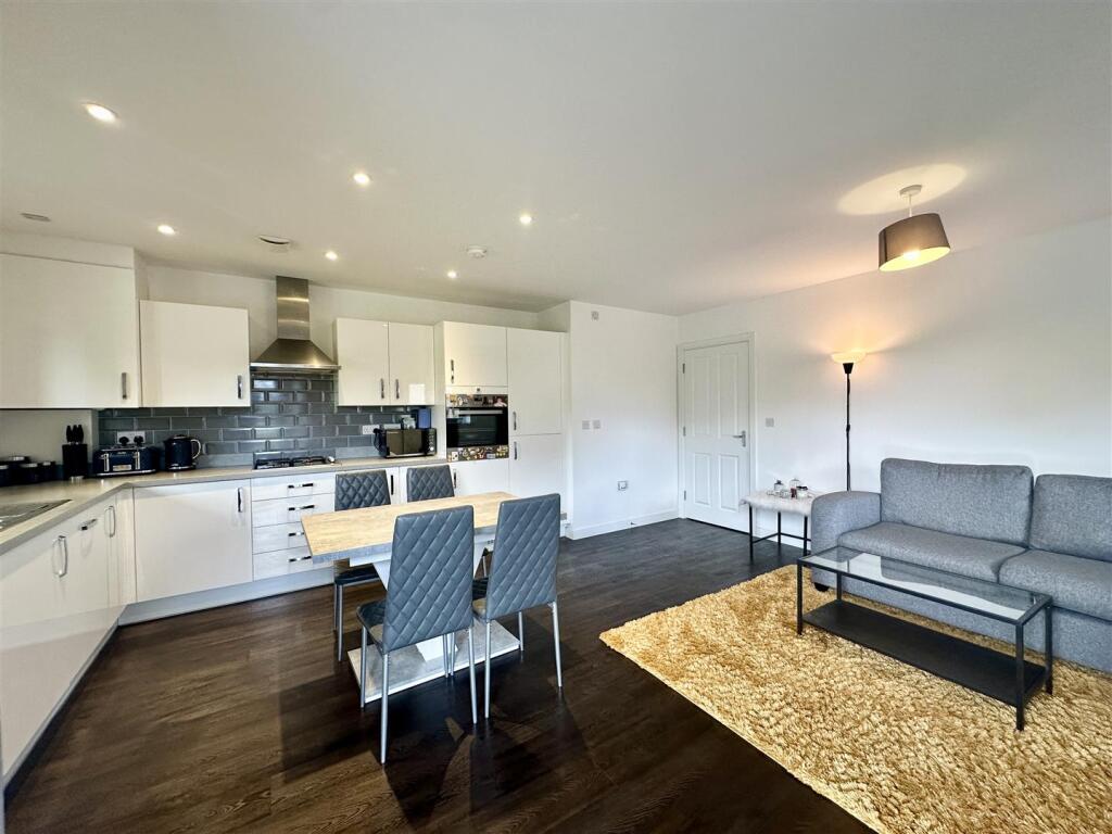 Open Plan Living/Kitchen/Dining Area