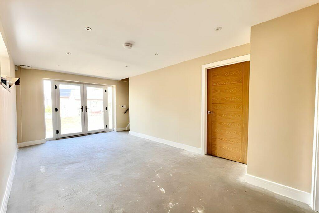 Spacious Room - Louth Road