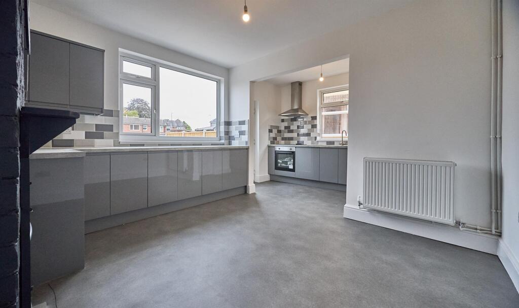 Refitted Open Plan Dining/Kitchen to Rear