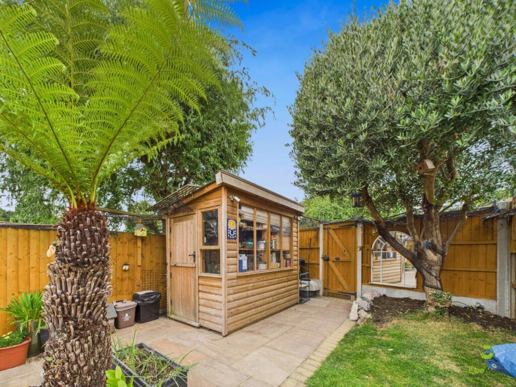 CAM03779G0-PR0276-STILL042