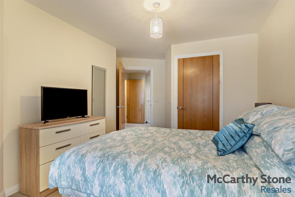 8668608-interior08-800.jpg