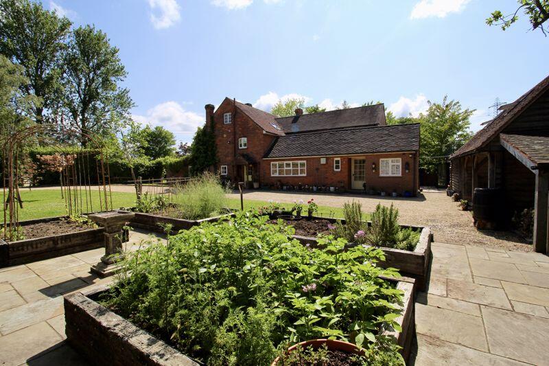 Raised Beds/Veggie Patch