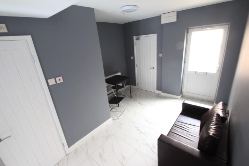 College Street, Bedford, Bedfordshire, MK42