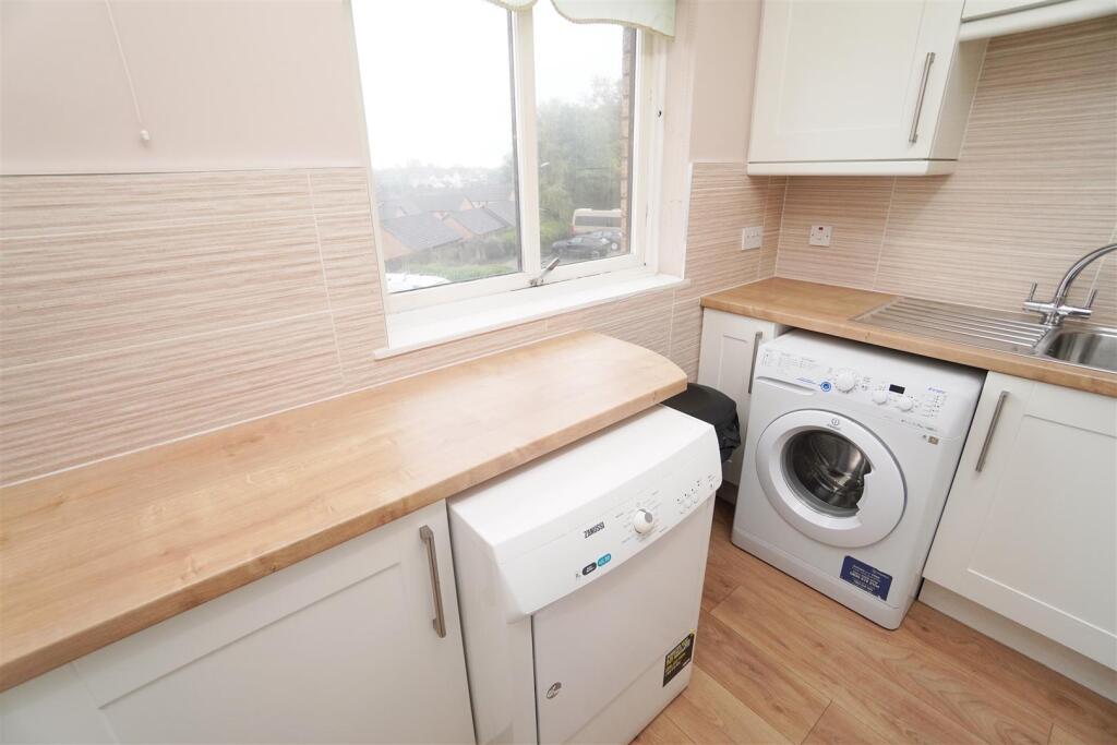 kitchen1.jpg
