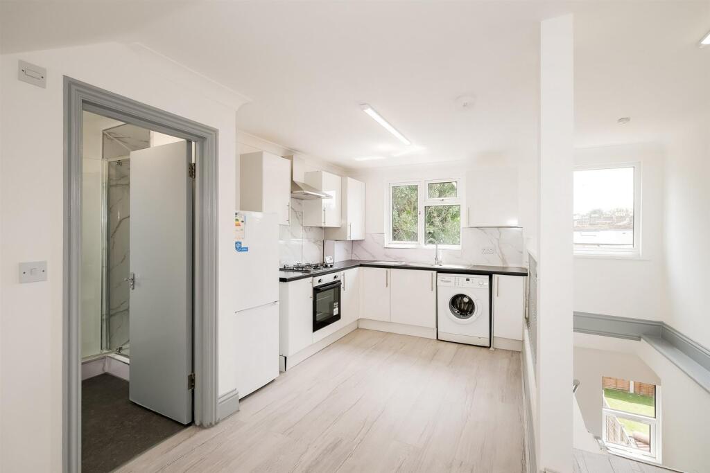 78-80 Spruce Hills Flat 5-8_web.jpg