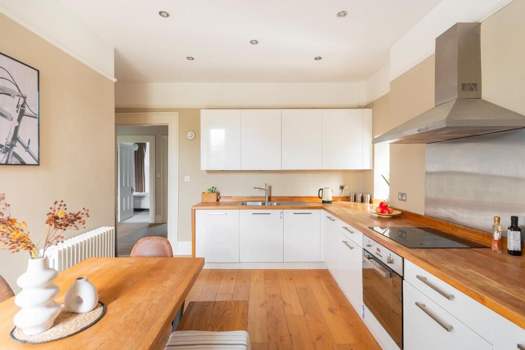 H1F2F0RRRD - Kitchen A.jpg