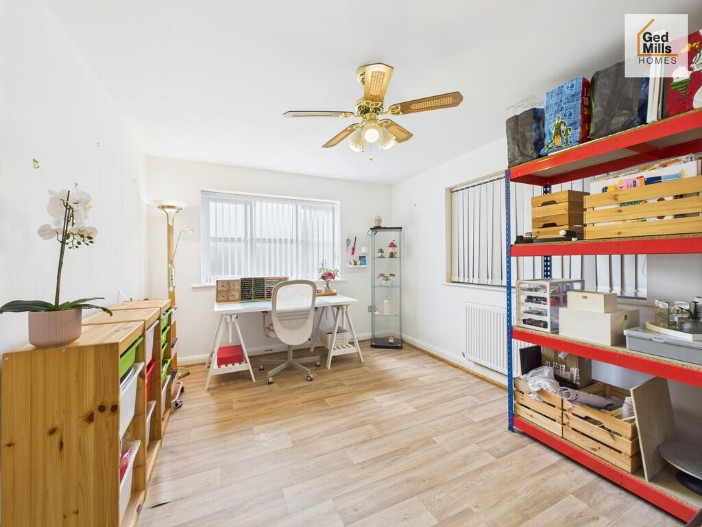 CAM04261G0-PR0083...