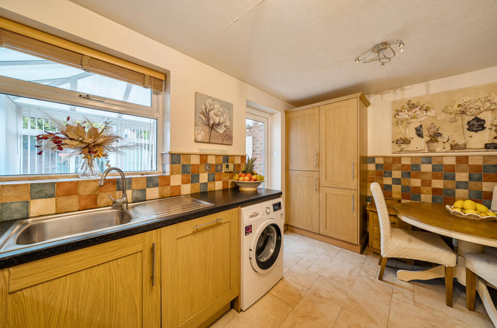 1388476-4-695d2dc...