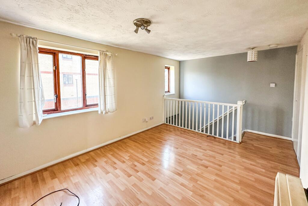 16 Loughman Close, Kingswood, Bristol, BS15 4BZ