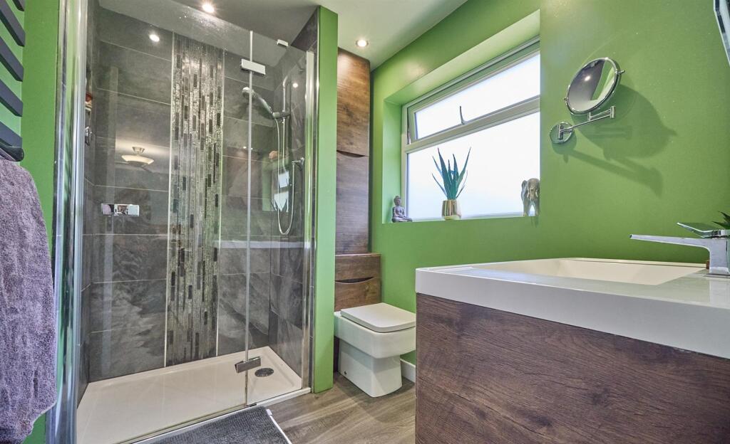 En Suite Shower Room