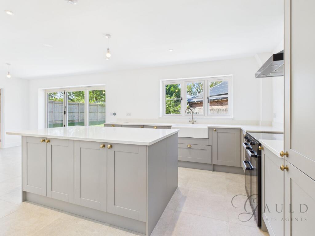 Kitchen / Dining Area