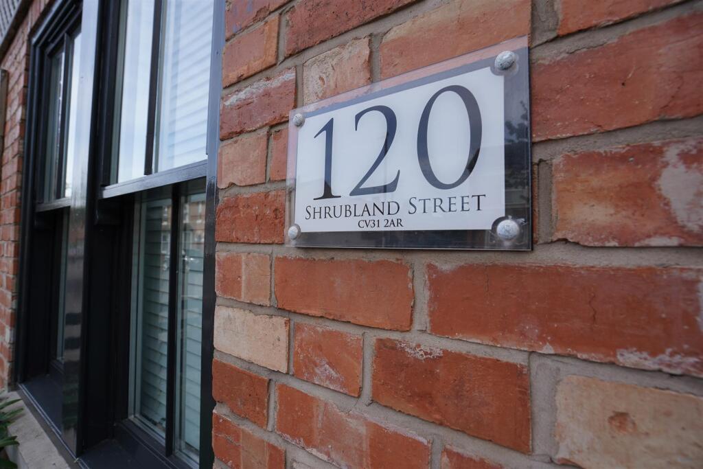 120 Shrubland Street-18.jpg