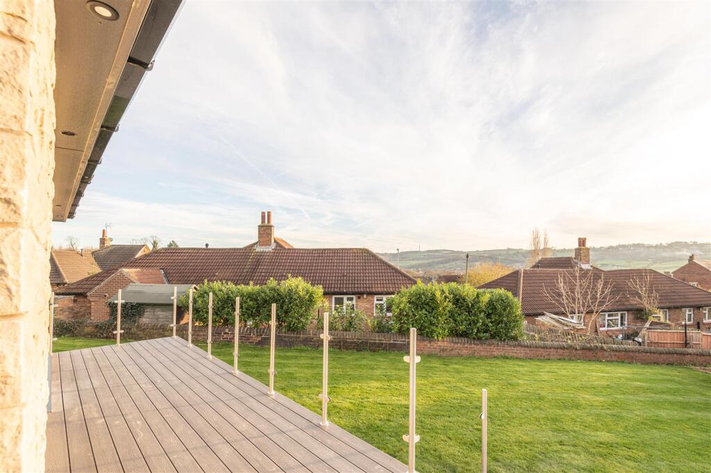 05 - 99B Knowl Road WF14 9RQ.jpg