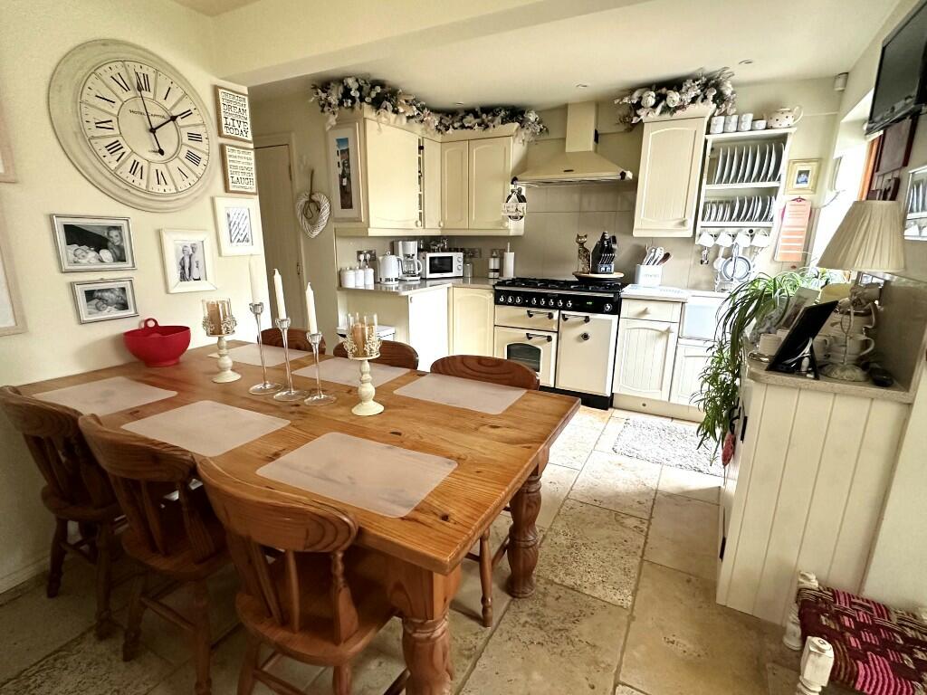 Kitchen diner