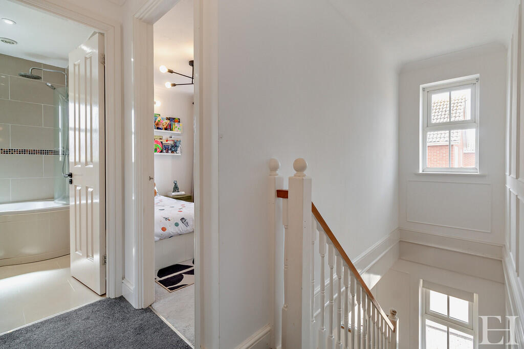 8656154-interiorW...