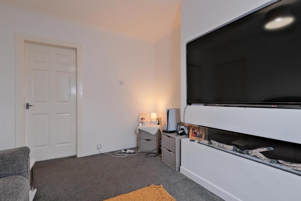 013-81 Ivanhoe Crescent, Wishaw, ML2 7DT.jpg