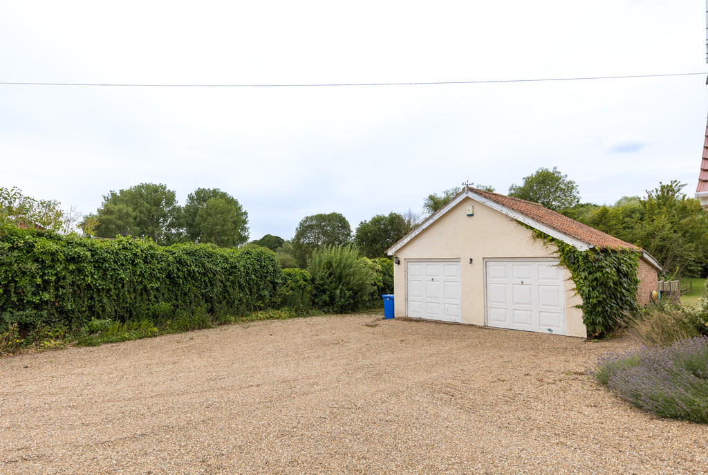 Double garage 
