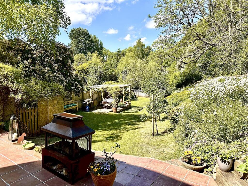 rear garden.JPG
