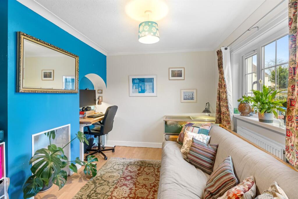 10CollinsCourt-001.jpg