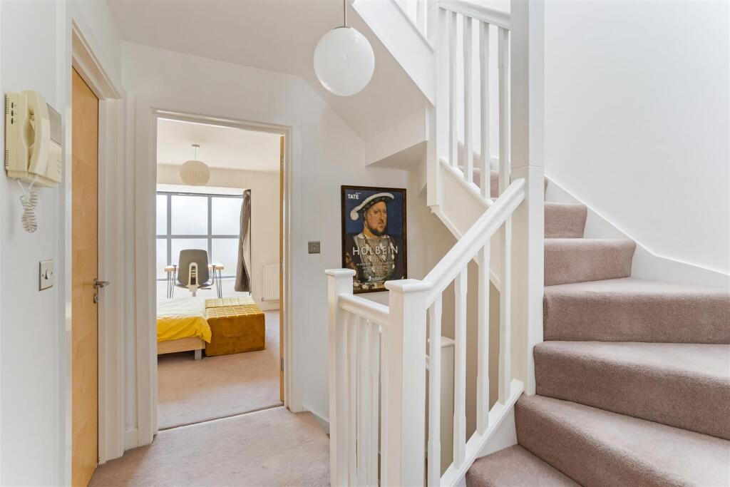 Holmes Grove Henleaze Stairs.jpg