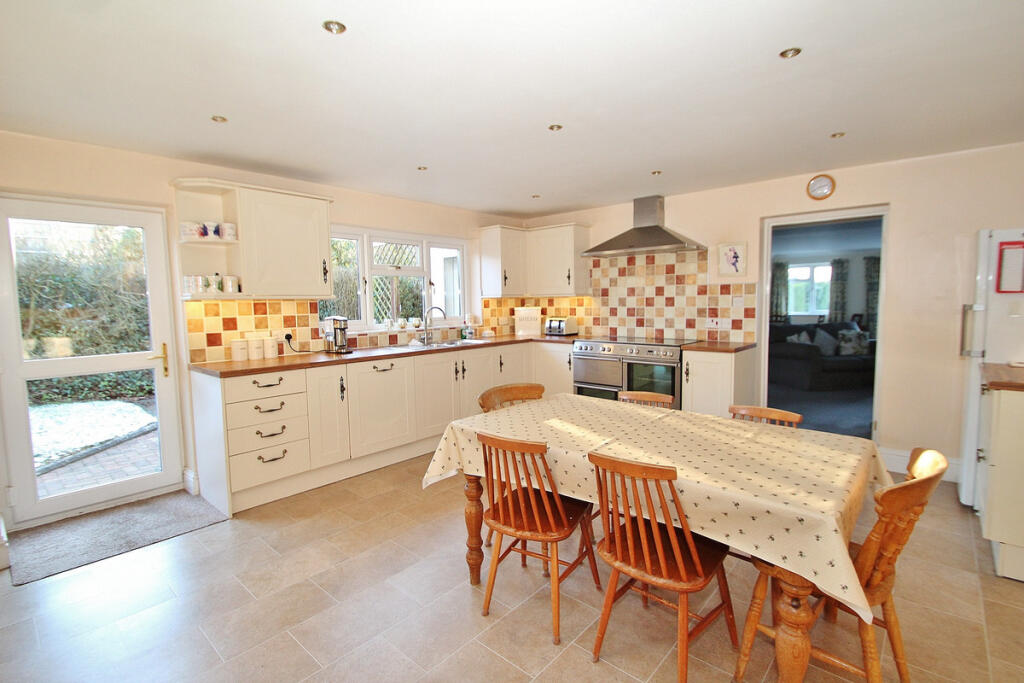 Green Lane, North Leigh, OX29