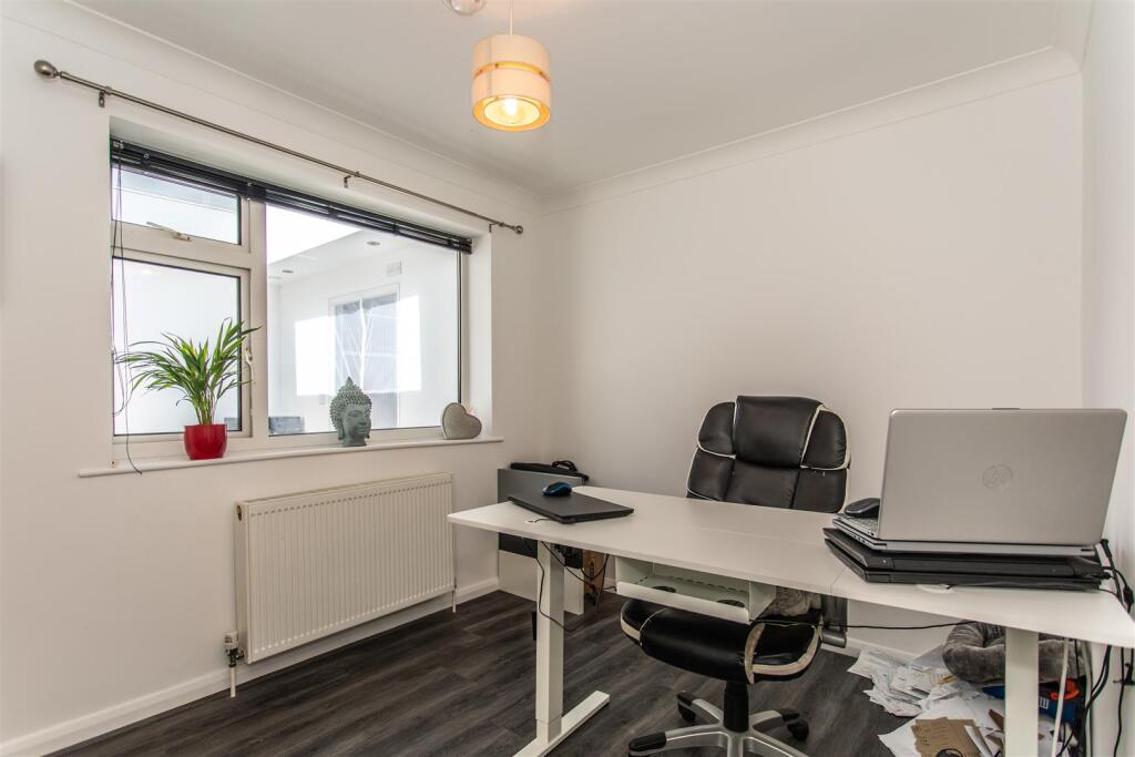 31 Claremont Road-54.jpg