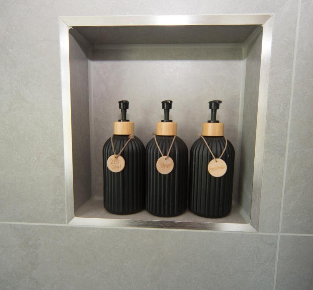 Shelving in shower.jpg