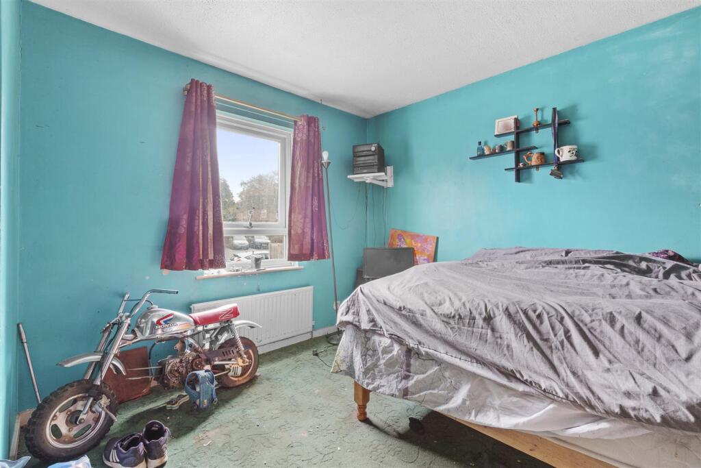 8 Glenister Road, HP12 4RD-1.jpg