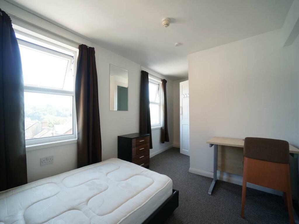 10aHolyheadRd_B6.JPG