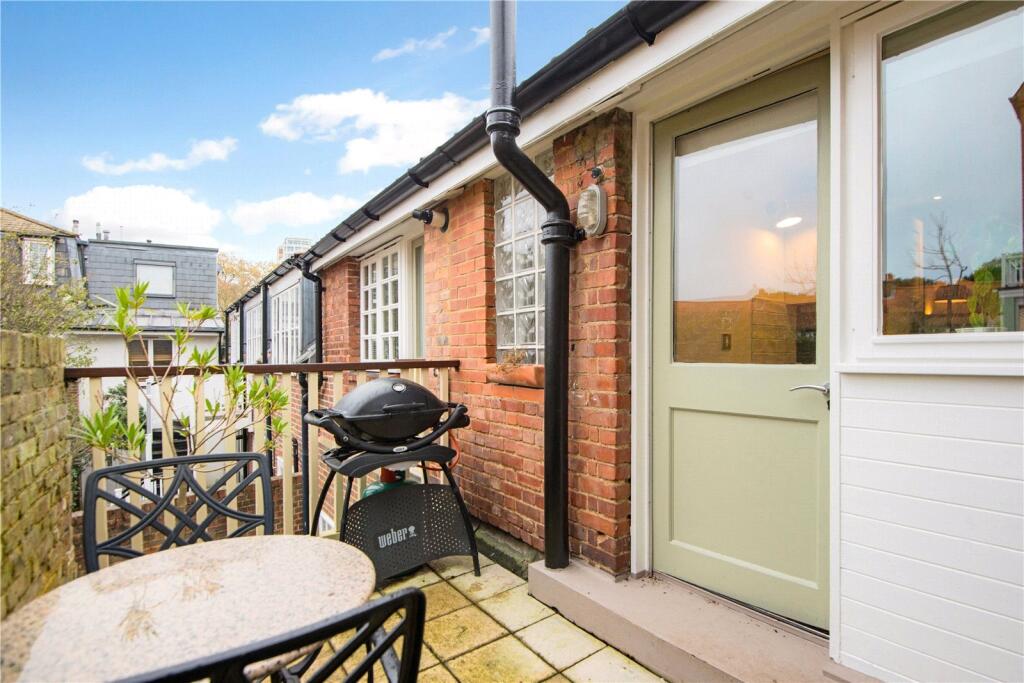 Lower Teddington Road, Hampton Wick, KT1