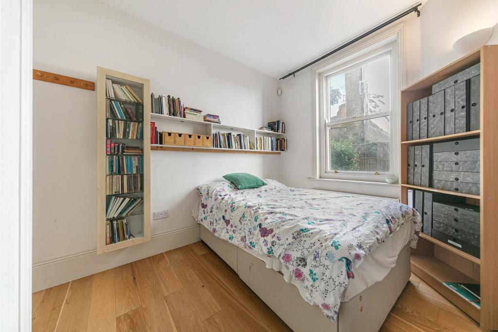Bedroom (3).jpg