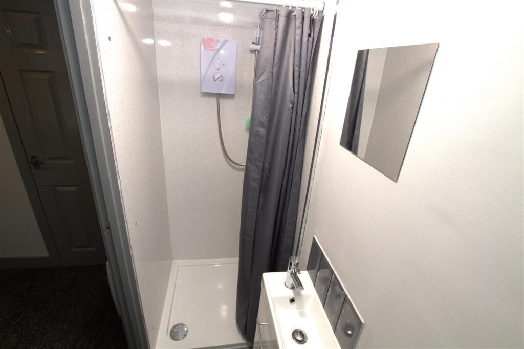 Percy Bathroom.jpg