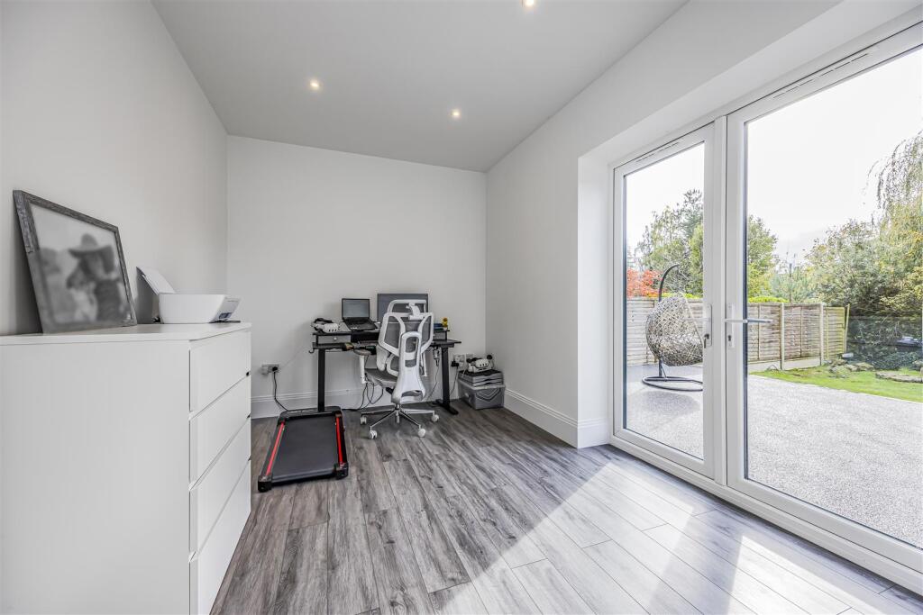31 Lovedean Lane, Waterlooville-PorticoMarketing-S
