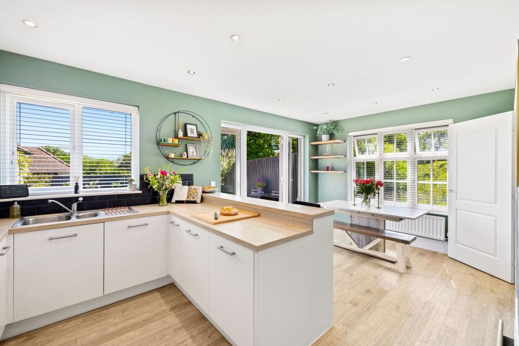 Kitchen &amp; breakfast room