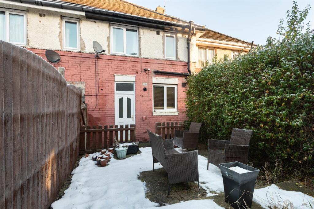 121 Longley Avenue West-2.jpg