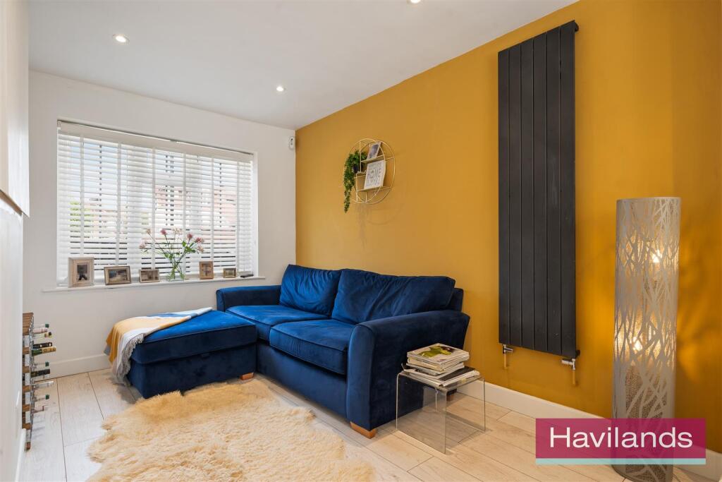 Blenheim Close-16.jpg