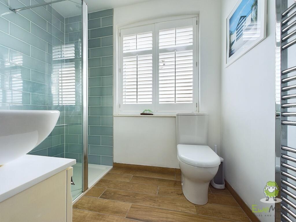 CAM01543G0-PR0100-STILL018