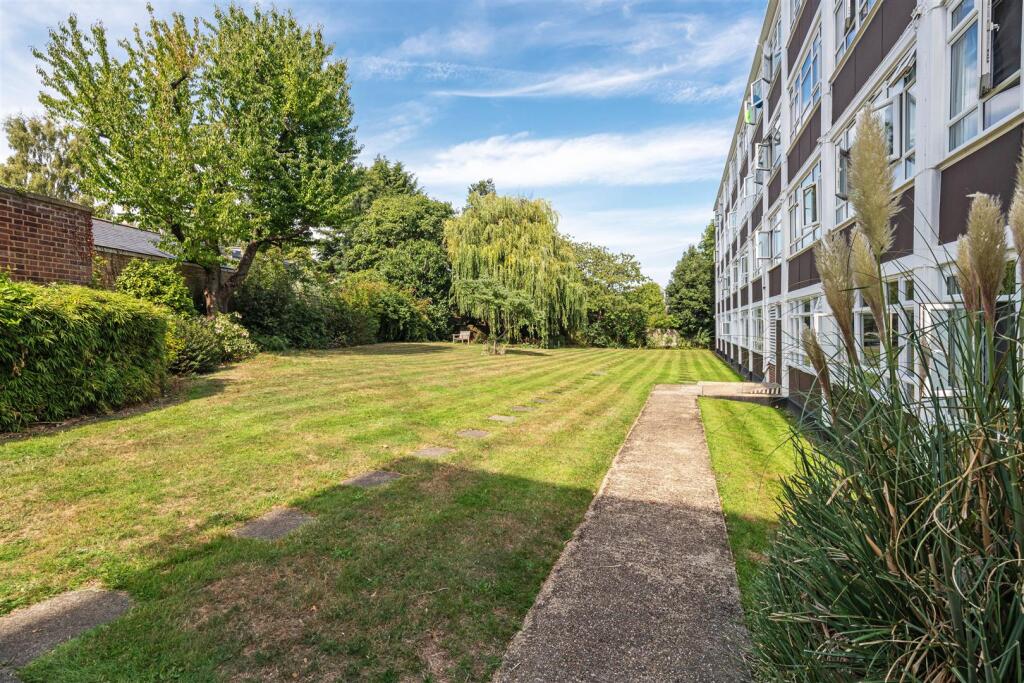 60 Heath Royal Gdn.jpg