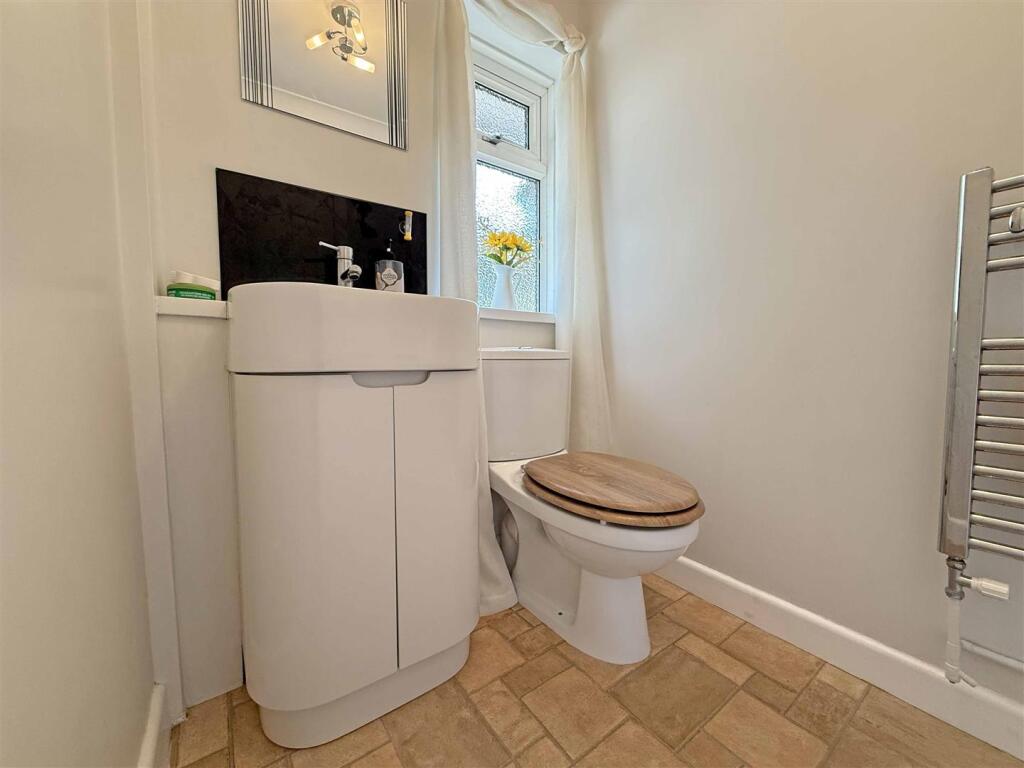 Venn Grove 55 - Downstairs WC.jpg