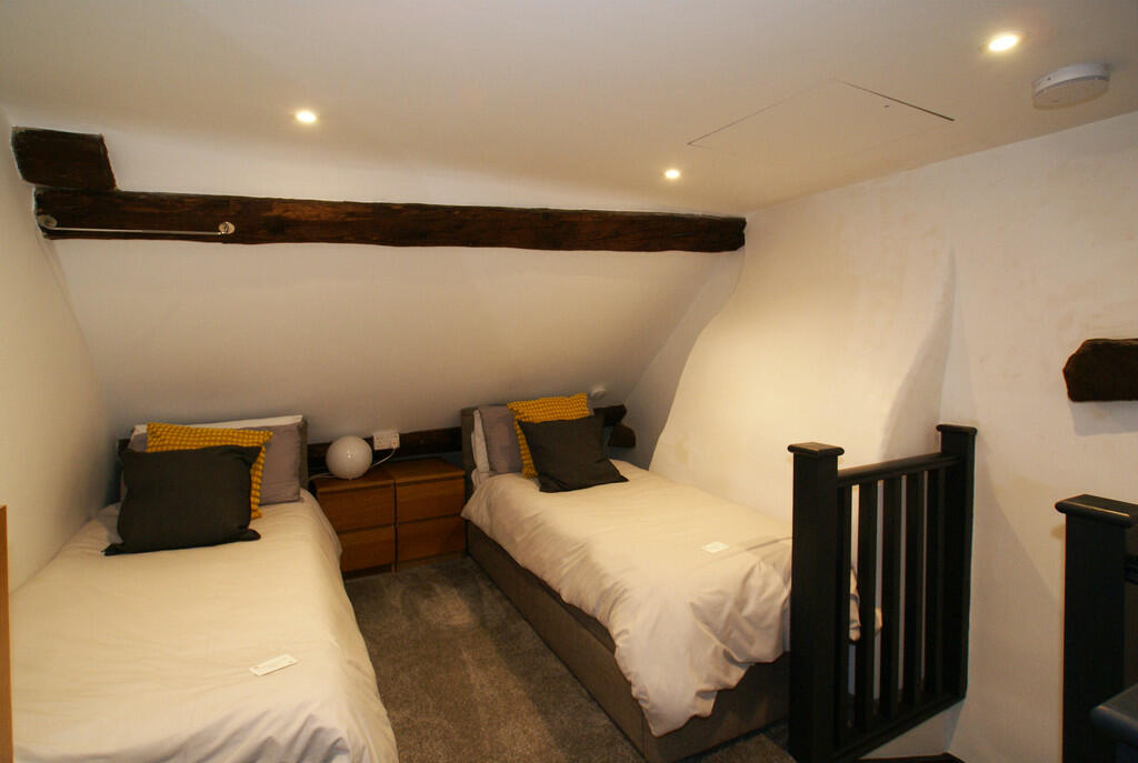 manor h cott bed2...