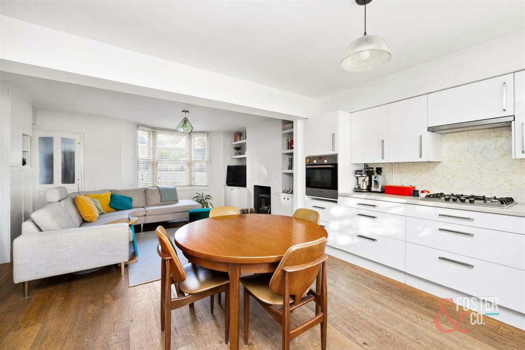 Clarendon Road, 62_006.jpg