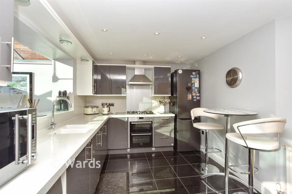Kitchen/Breakfast Area