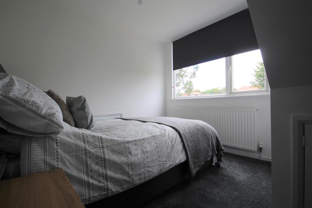 Bedroom 6 2.jpg