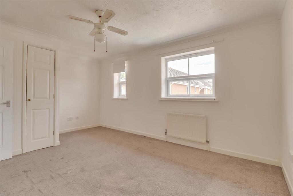 41 WALLACEE DRIVE INSIDE-5.jpg