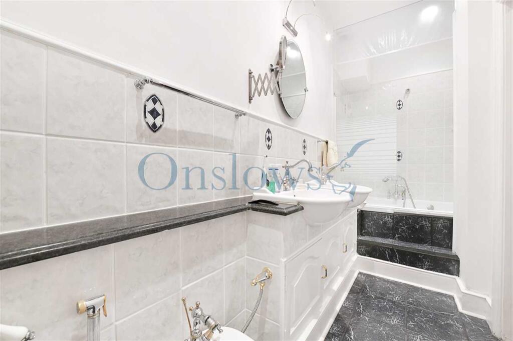 En-suite Bathroom