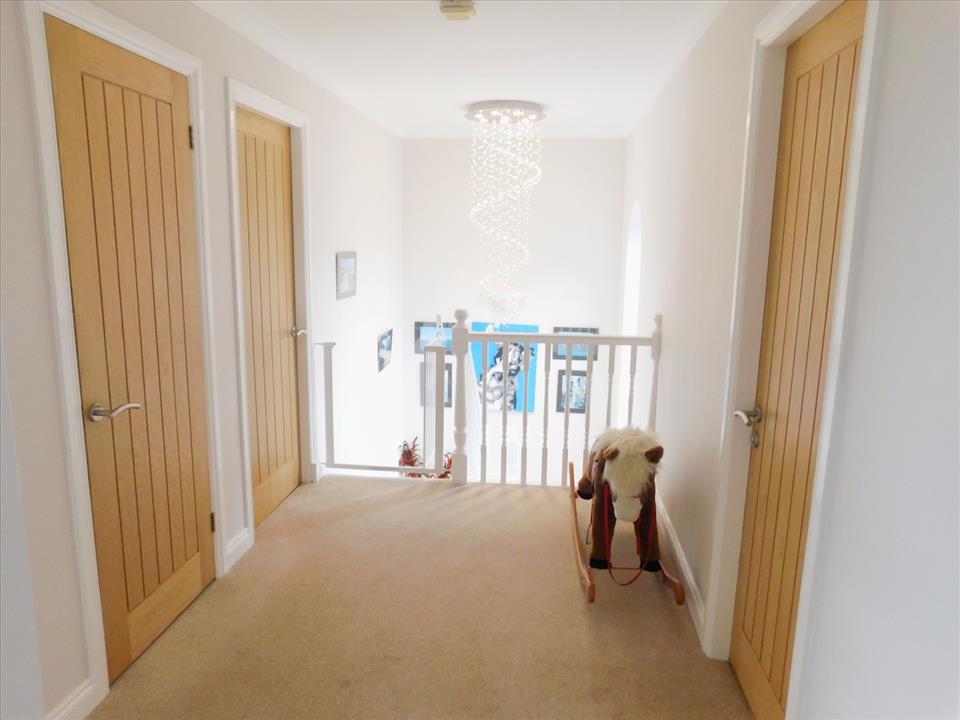 FIRST FLOOR LANDING