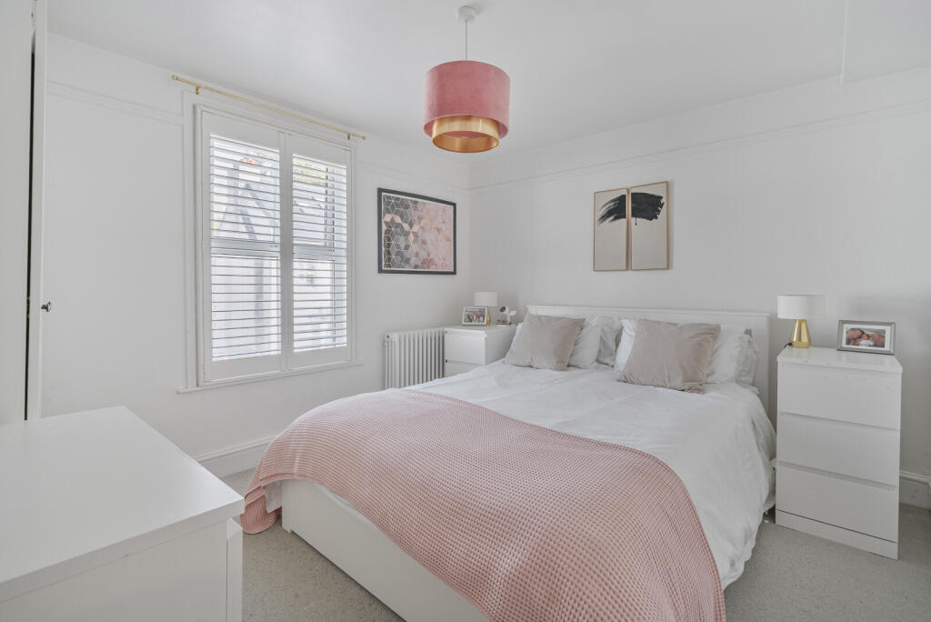 1359611-9-68da7b1...