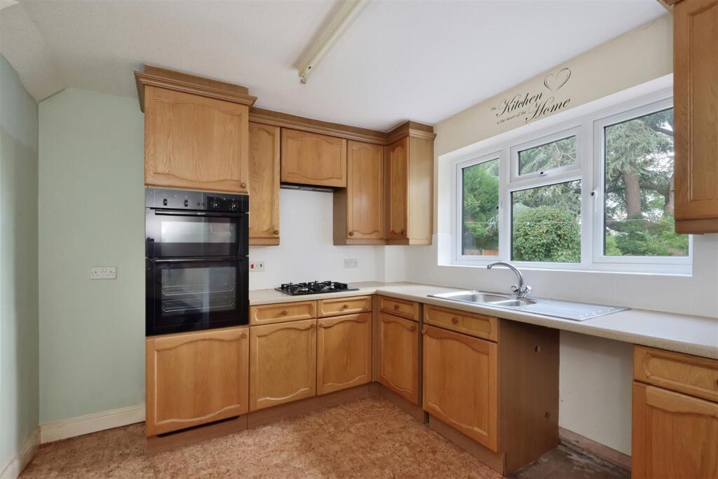 11 Woodfen Crescent (29).jpg