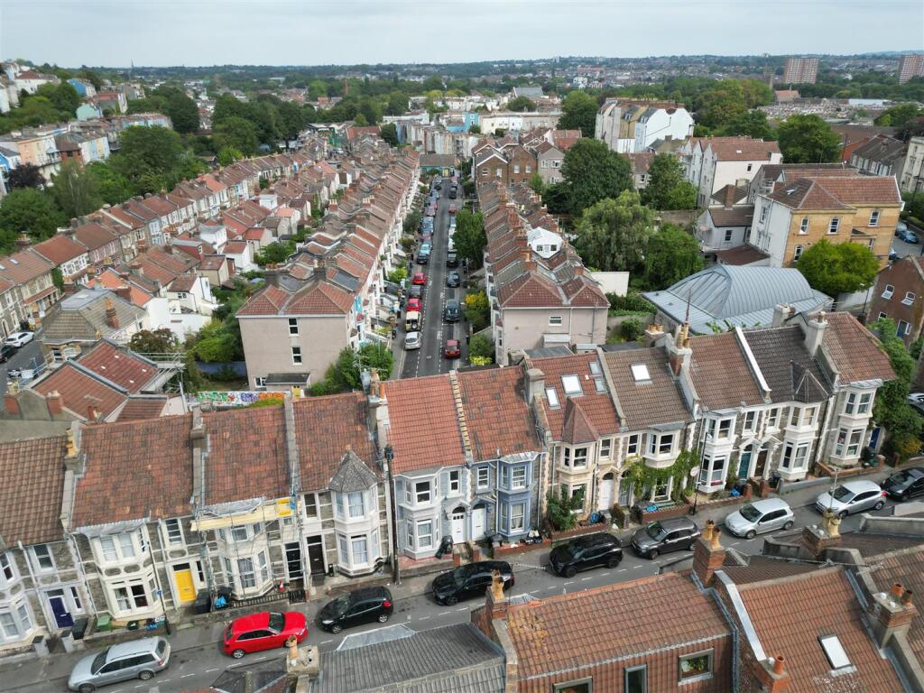 13 Wellington Avenue Montpelier, Bristol BS6 5HP |