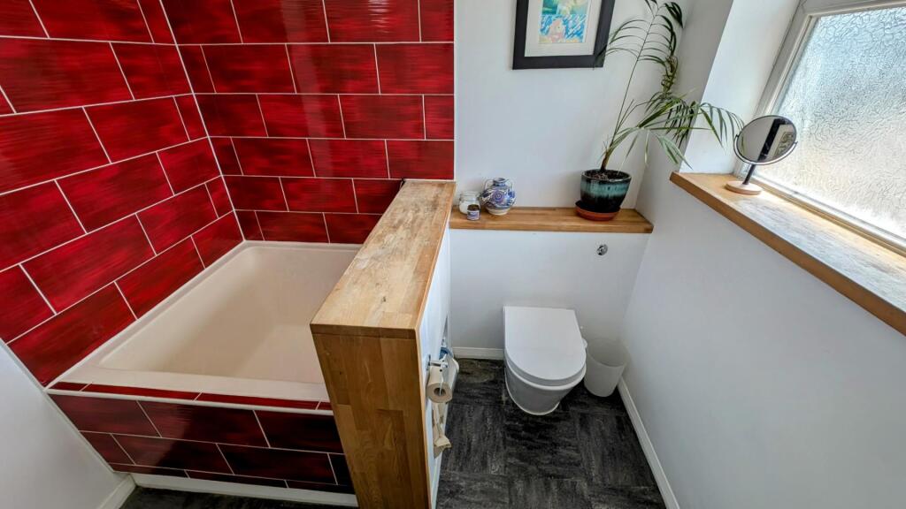 24 Church Rd bath  one.jpg